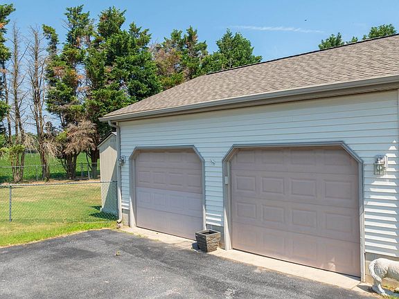 5th image of 13 W Greenwing Dr