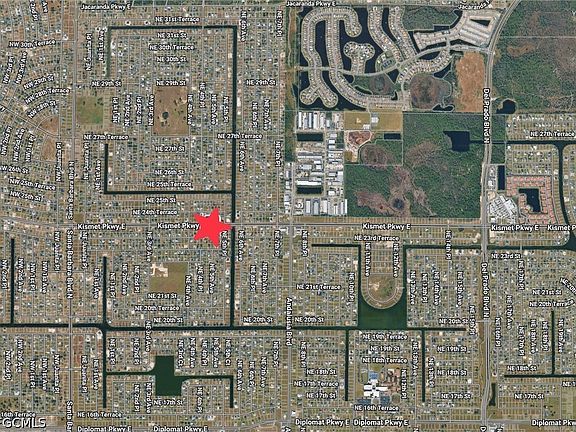 4th image of 427 NE 23rd Ter