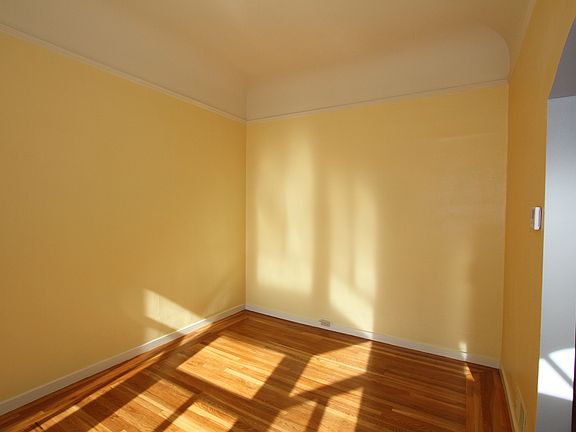 4th image of 2336 Greenwich St