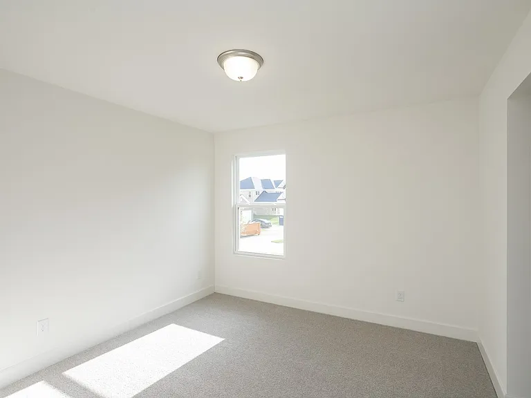 302 Sunderland Dr — Photo 14