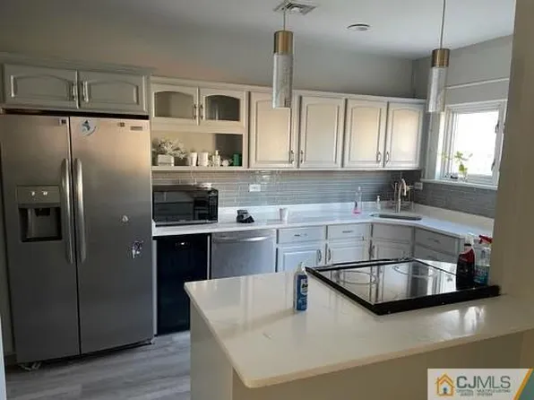 765 Mary St, Perth Amboy, NJ 08861