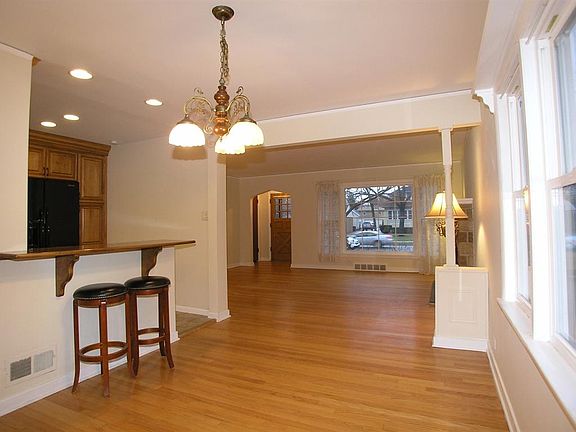 5th image of 810 S Madison Ave