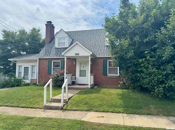 215 S Jackson St, Harrisburg, IL 62946