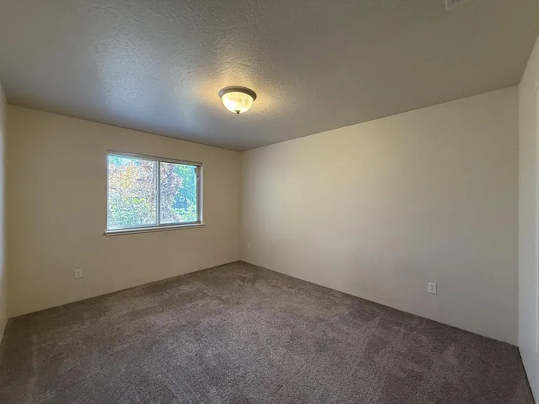 2150 NW Tara Ln — Photo 12