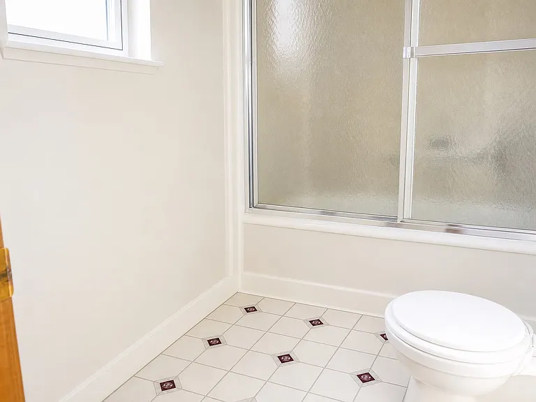 402 Atwood St — Photo 6