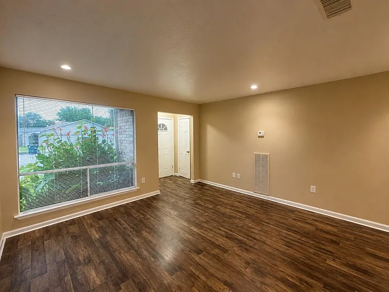 615 Cole St — Photo 5