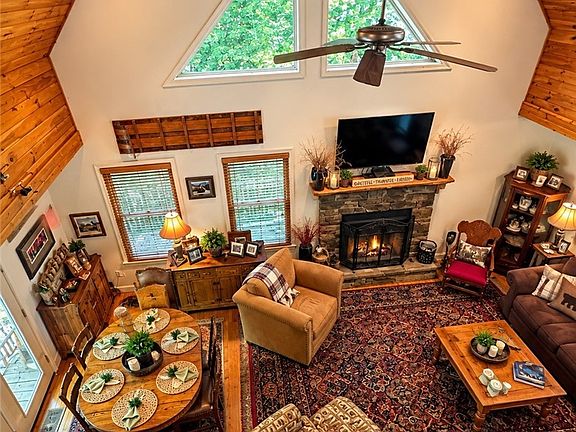 3rd image of 128 Hillcrest Road