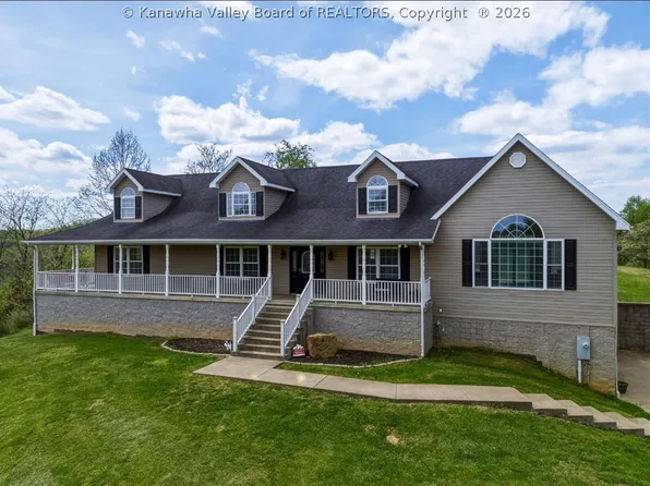 201 Fawn Ln, Tornado, WV 25202