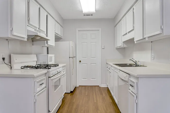 207 Whittington Dr — Photo 5