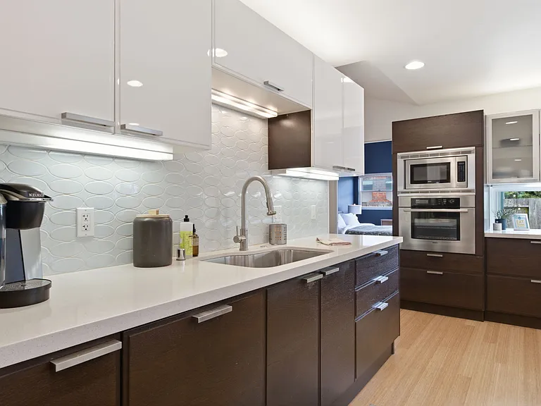 796 Crespi Dr — Photo 17