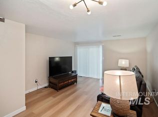 5266 W Morris Hill Rd, Boise, ID 83706