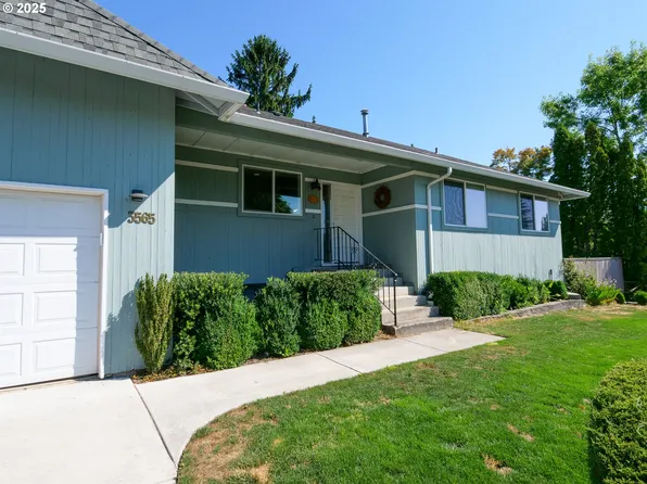 3565 SE El Camino Dr, Gresham, OR 97080
