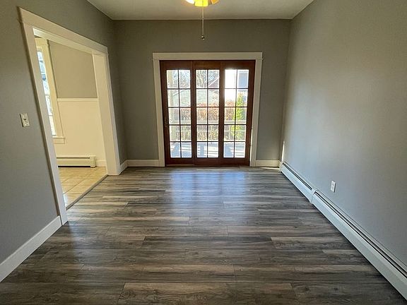 4th image of 452-454 Pomeroy Ave #452
