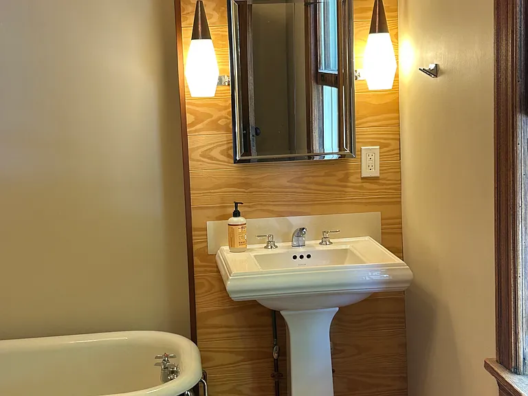 104 Elmendorf St — Photo 13