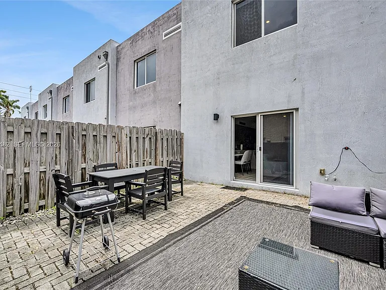 170 NE 158th St #2 — Photo 74