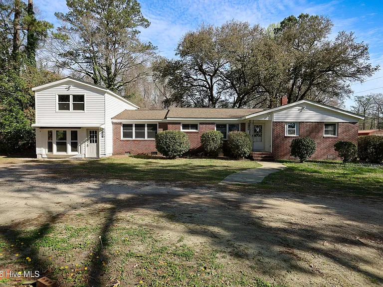 1190 Blue Creek Rd #B — Photo 2