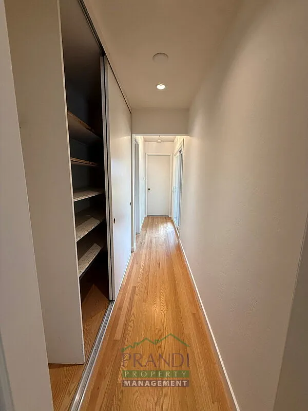 3 bed, 2.0 bath, 1500 sqft, $5,000 — Photo 4