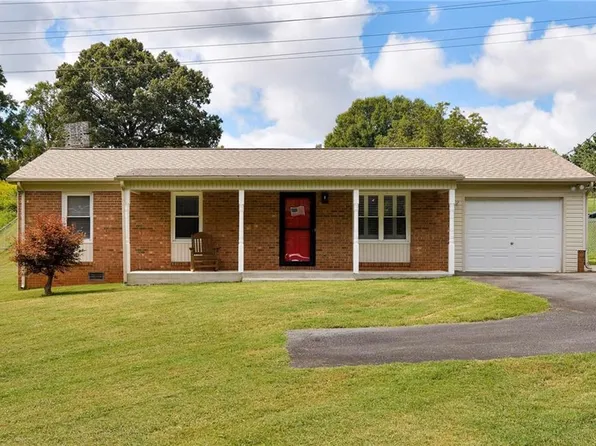 920 Lamond Ct, Winston Salem, NC 27101