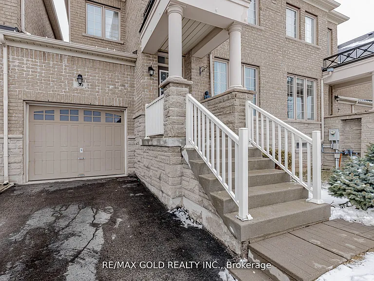 39 Chesterwood Cres — Photo 4