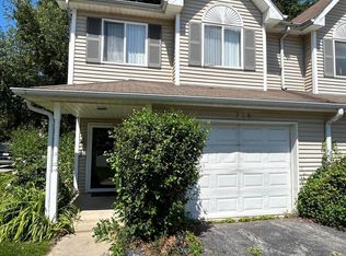 916 Beacon Dr, Hobart, IN 46342