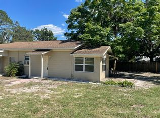 30 Lakeside Avenue, Umatilla, FL 32784