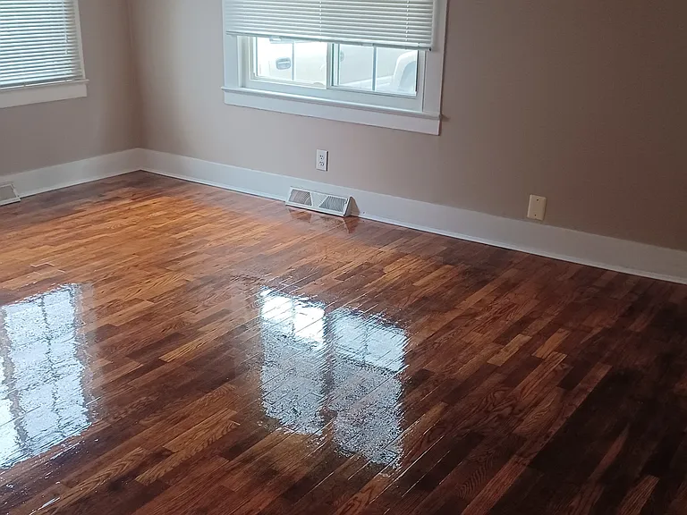 564 Andrew Ave — Photo 1