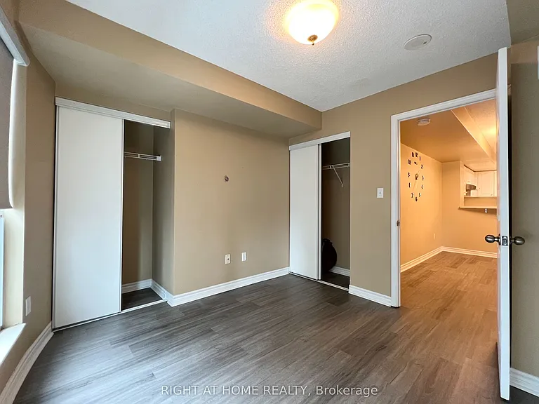 7 Lorraine Dr #1208 — Photo 9