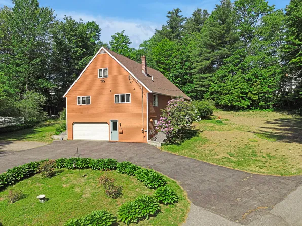 10 Michael Street, Farmingdale, ME 04344
