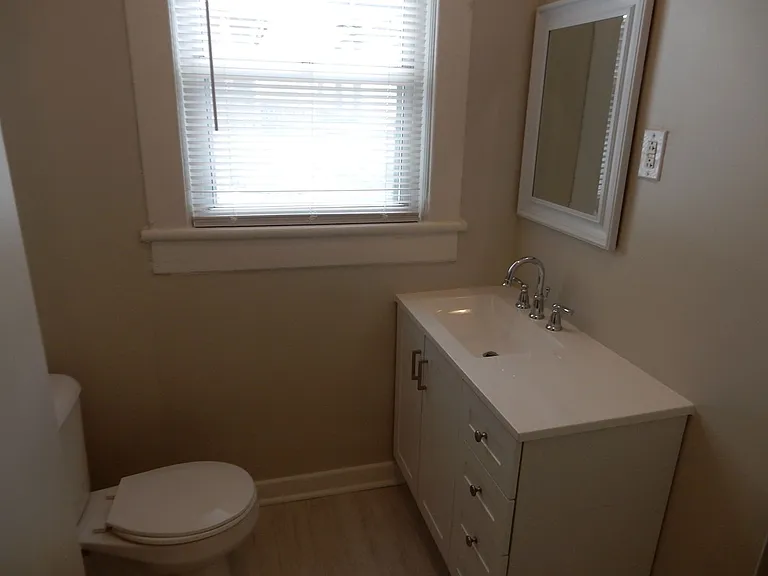 359-361 Elm Ave SW — Photo 15