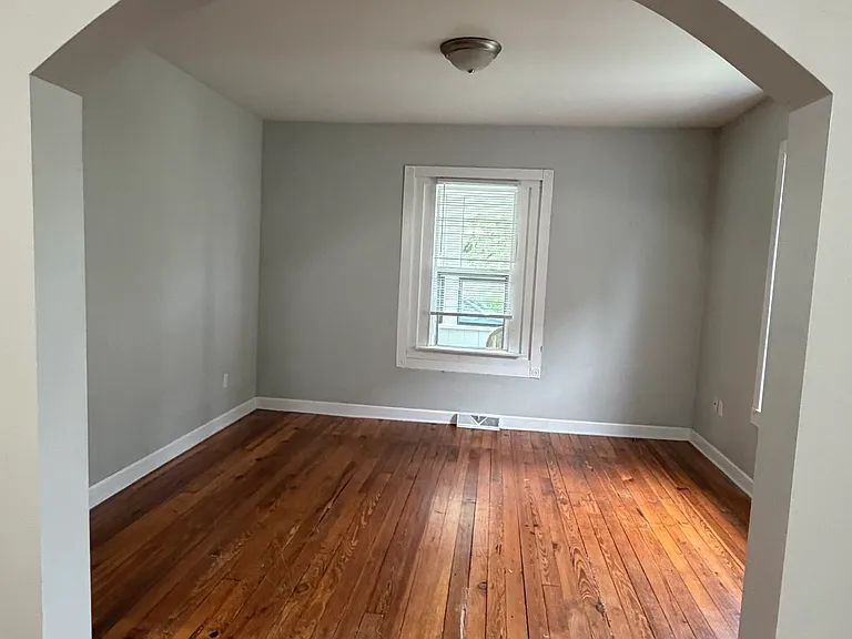 650 Innes St NE — Photo 2