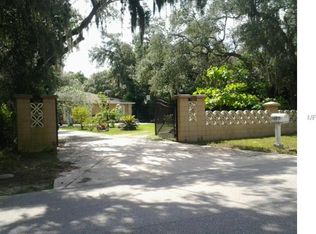 11012 N 52nd St, Tampa, FL 33617
