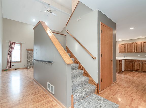 3rd image of 500 Flanagan Dr Unit A