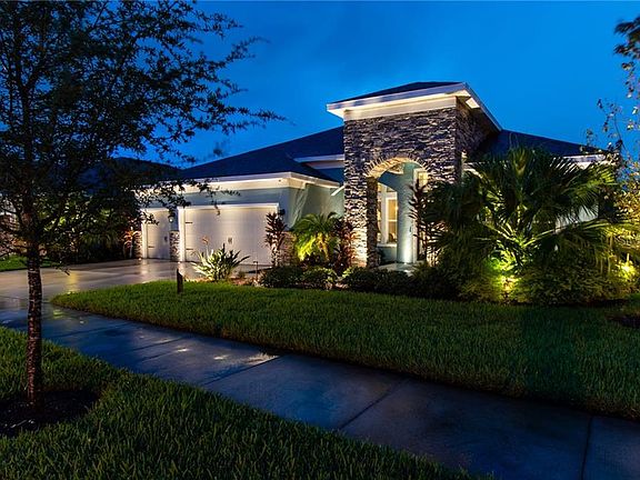 3rd image of 6914 Park Strand Dr