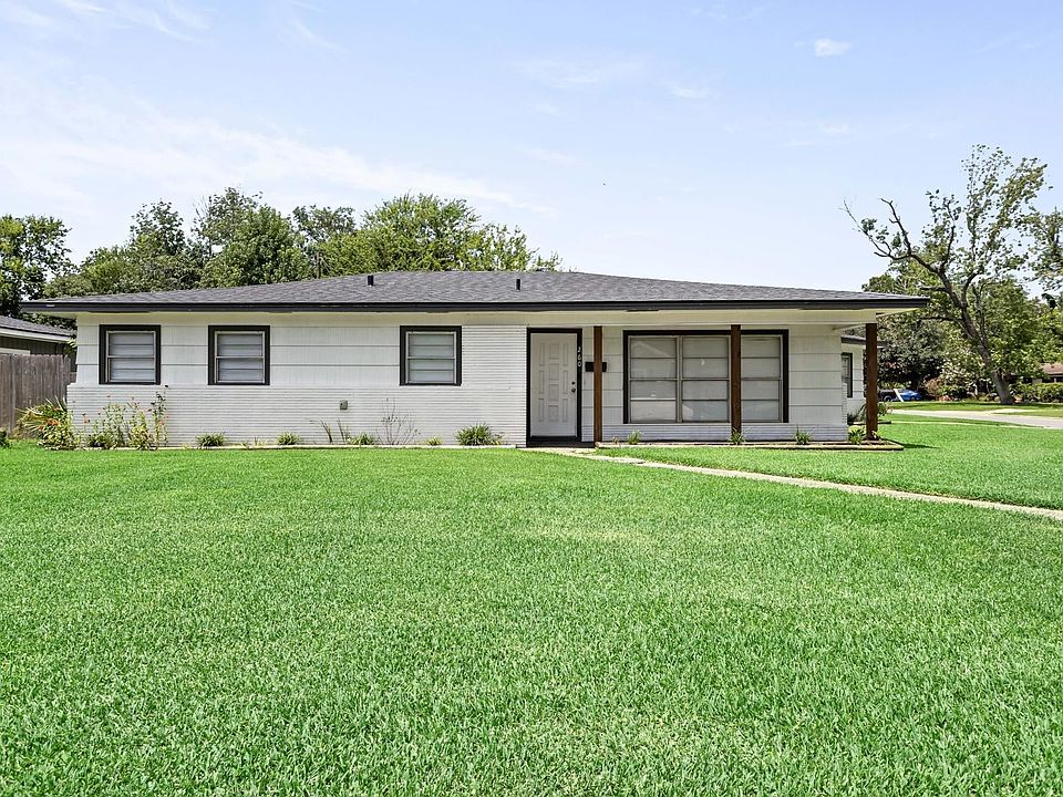1st image of 260 Canterbury Dr