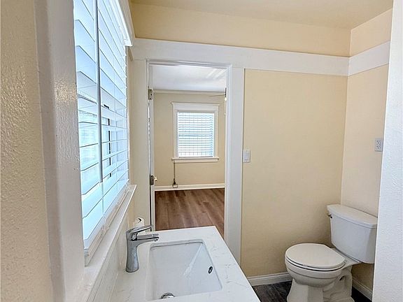 5th image of 243 E 82nd Pl