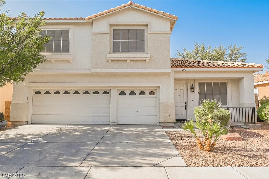 5 bed, 3.0 bath, 2352 sqft, $2,850 — Photo 3