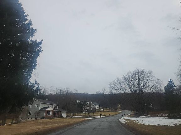 4th image of 26 Sebastian Ct