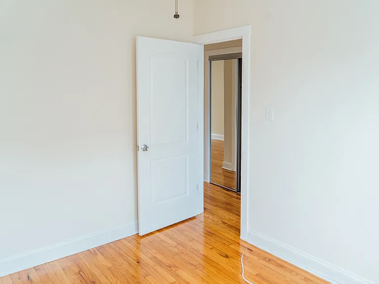 5054-5064 N Wolcott Ave — Photo 18