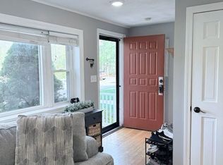 152 E Bacon St APT D2, Plainville, MA 02762