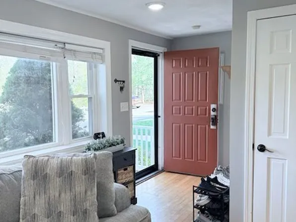 152 E Bacon St APT D2, Plainville, MA 02762
