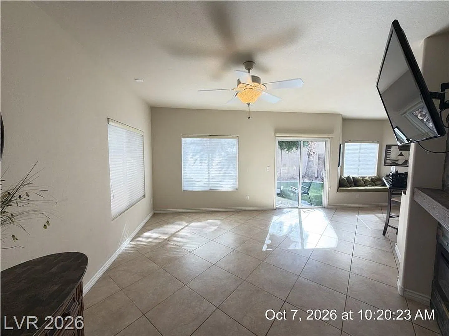 Fully Furnished Green Valley Ranch Townhome Near The District — Photo 4