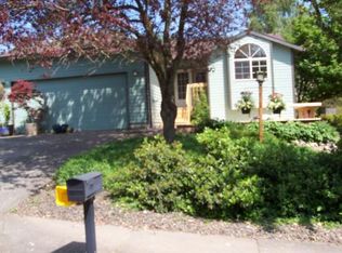 380 NW 1st St, Dundee, OR 97115