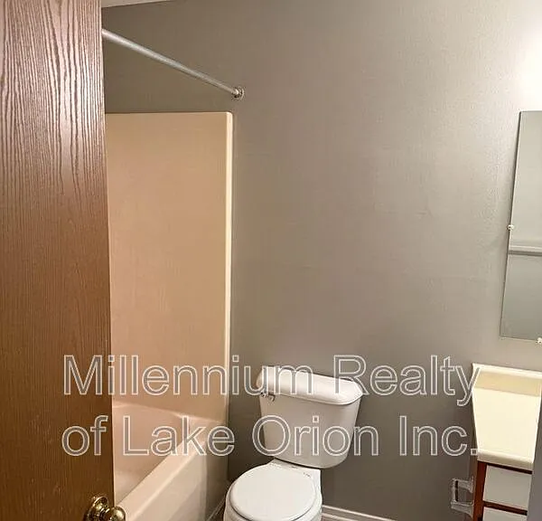 25 Louck St #5 — Photo 9