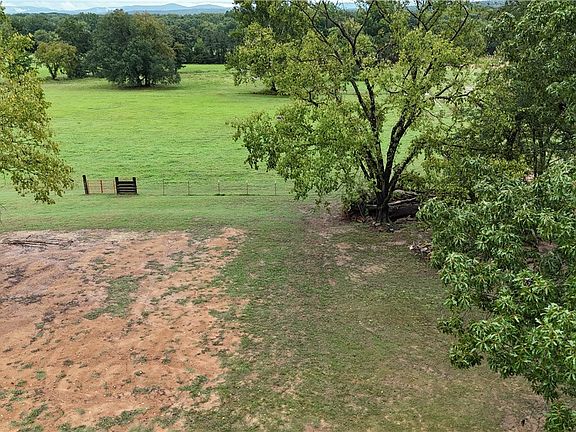 5th image of 500 Duff Rd