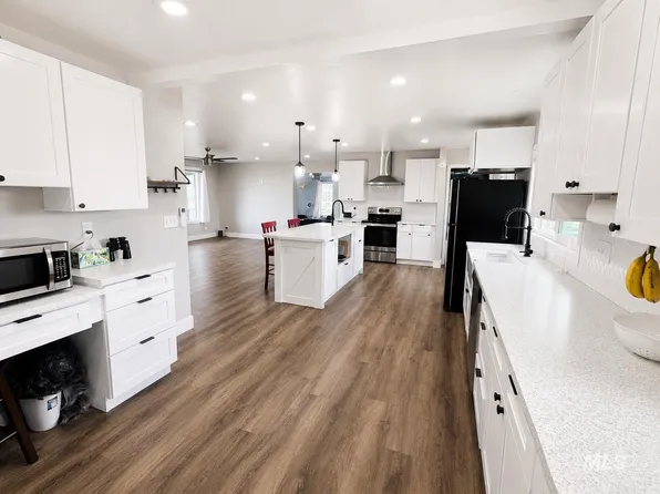 513 W 2100 S, Oakley, ID 83346