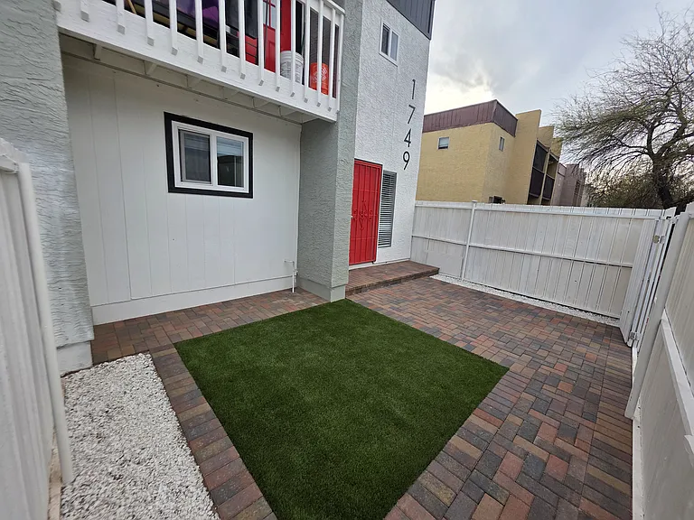 1749 E Pepper Cir #1 — Photo 33
