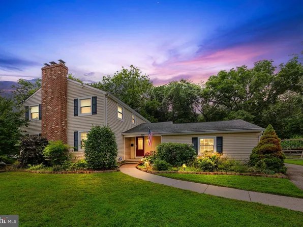 320 Randle Ct, Cherry Hill, NJ 08034