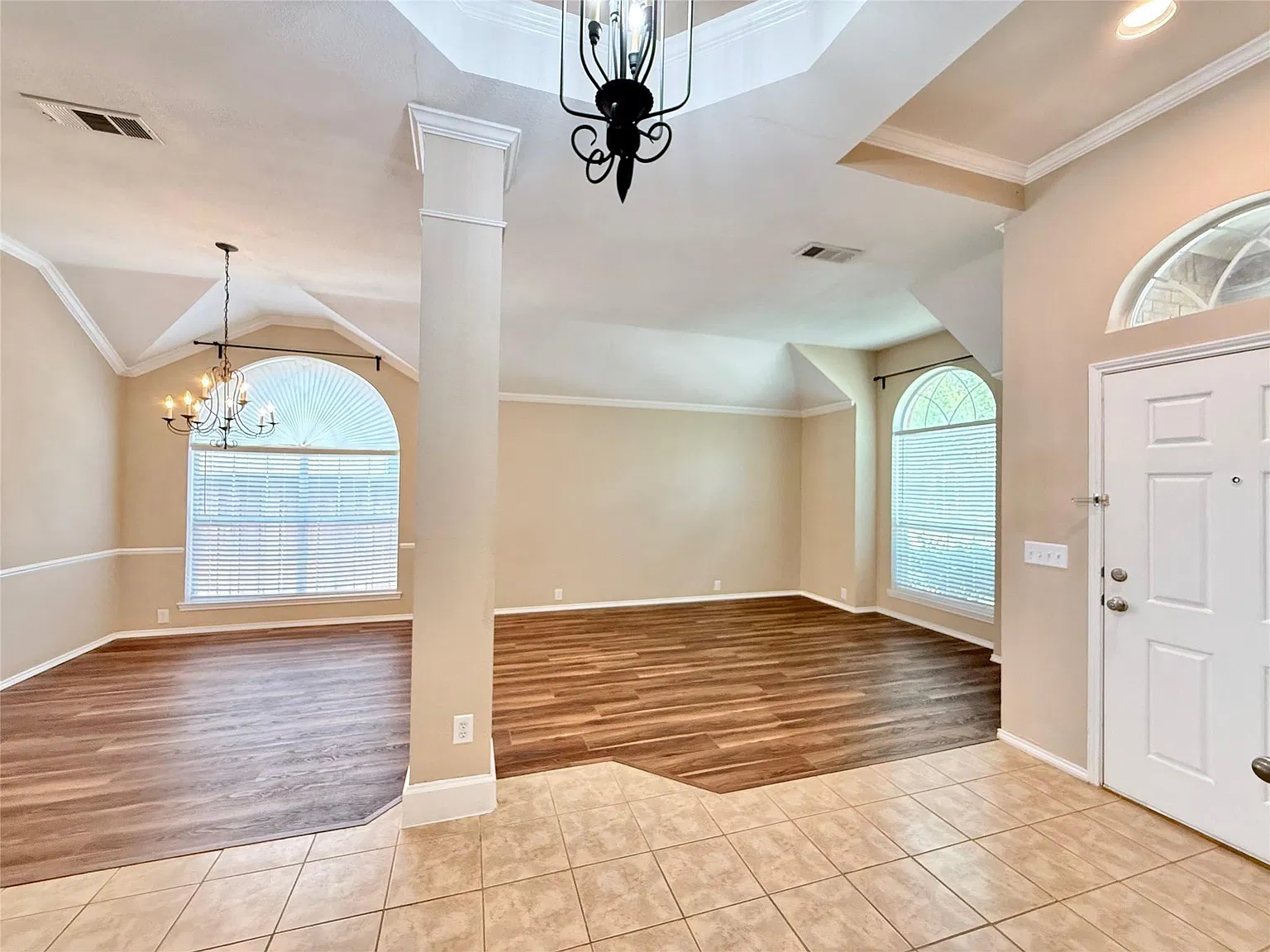 4 bed, 2030 sqft, $2,875 — Photo 2