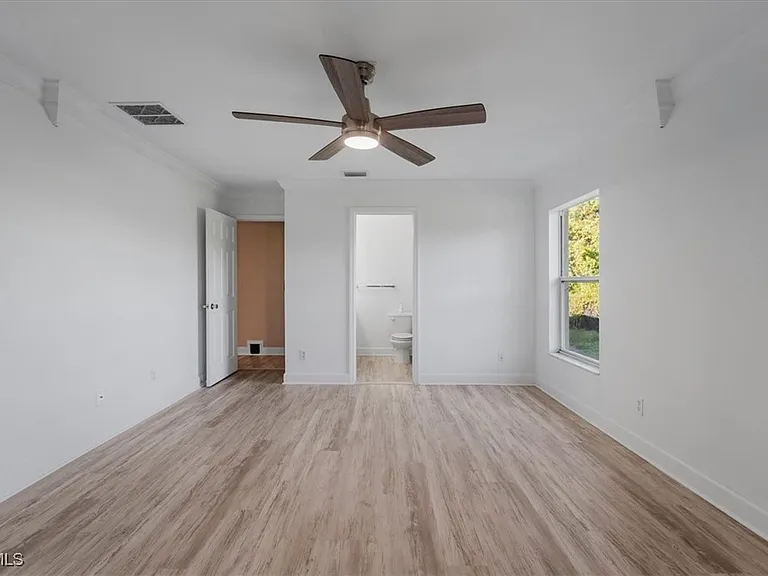234 Pullman St — Photo 34