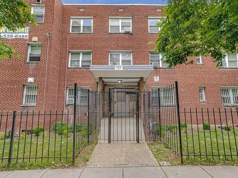 39 Mississippi Ave SE #203 — Photo 2